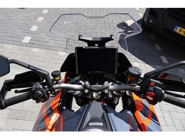 ktm - 1290-super-duke-gt