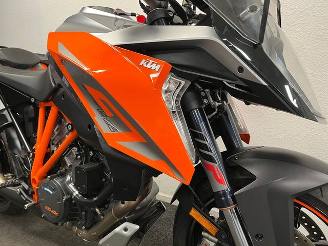 ktm - 1290-super-duke-gt