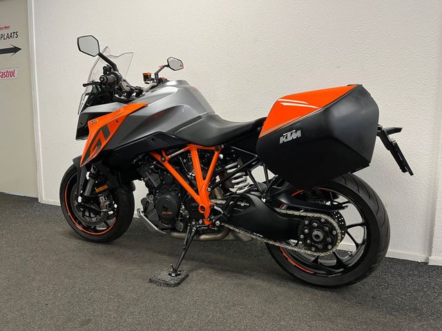 ktm - 1290-super-duke-gt