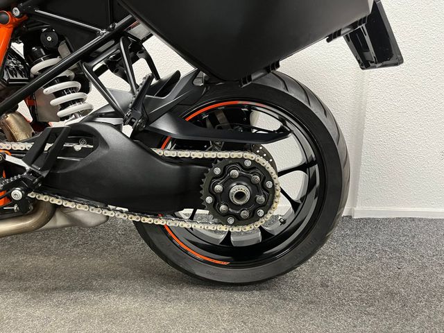 ktm - 1290-super-duke-gt