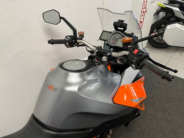 ktm - 1290-super-duke-gt