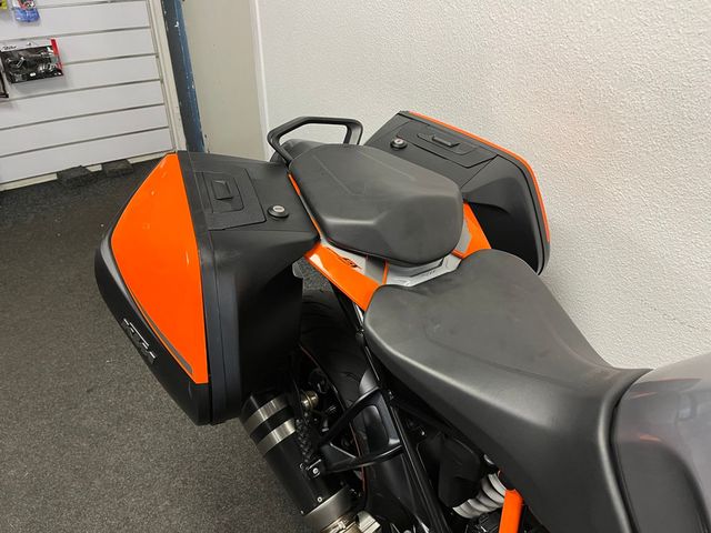 ktm - 1290-super-duke-gt