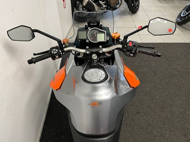 ktm - 1290-super-duke-gt
