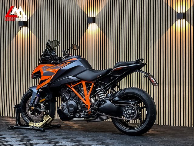 ktm - 1290-super-duke-gt