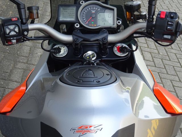 ktm - 1290-super-duke-gt