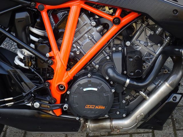 ktm - 1290-super-duke-gt