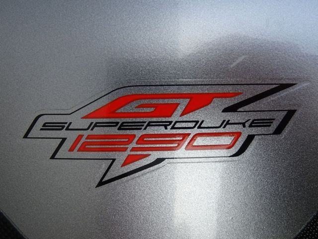 ktm - 1290-super-duke-gt