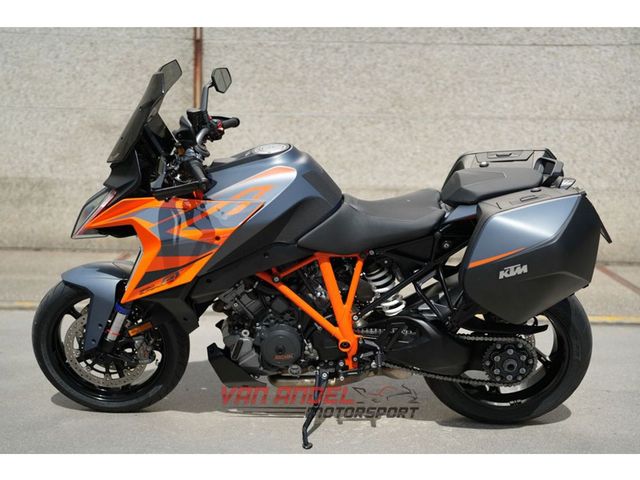 ktm - 1290-super-duke-gt