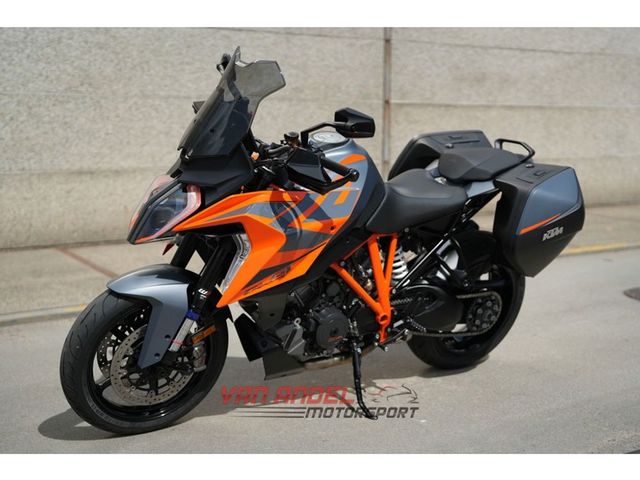 ktm - 1290-super-duke-gt