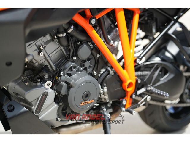 ktm - 1290-super-duke-gt