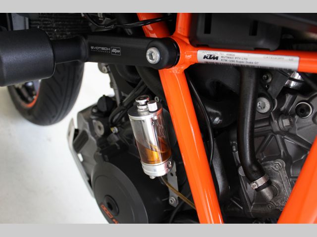 ktm - 1290-super-duke-gt