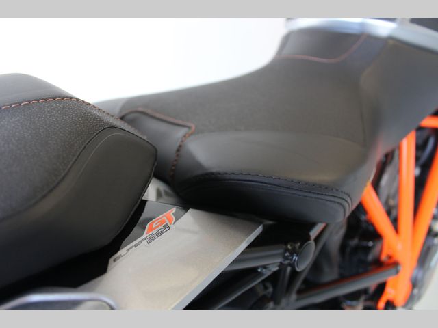 ktm - 1290-super-duke-gt