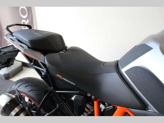 ktm - 1290-super-duke-gt