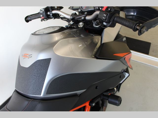 ktm - 1290-super-duke-gt