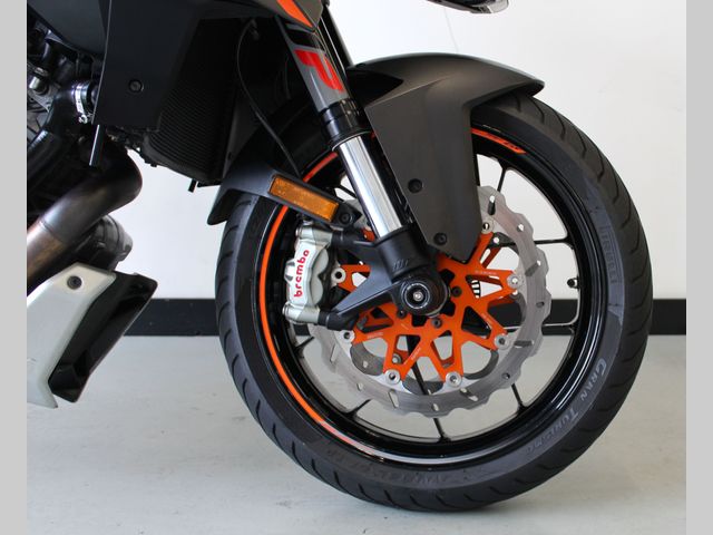 ktm - 1290-super-duke-gt