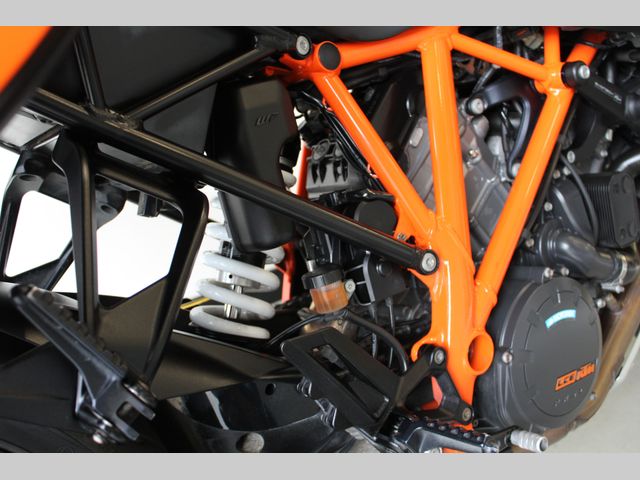 ktm - 1290-super-duke-gt