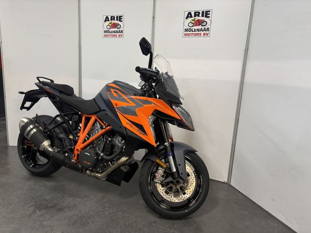 ktm - 1290-super-duke-gt