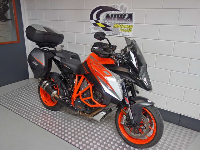 ktm - 1290-super-duke-gt