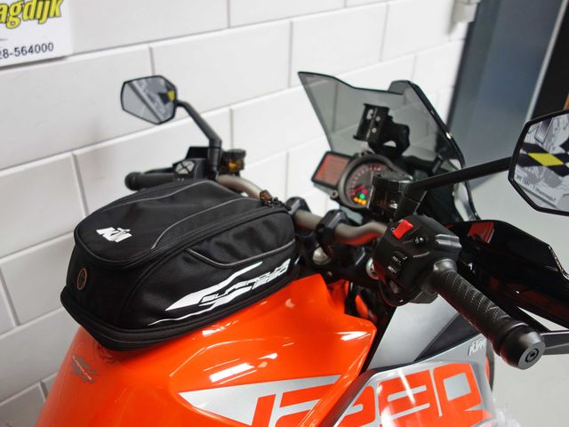 ktm - 1290-super-duke-gt