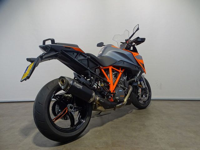 ktm - 1290-super-duke-gt