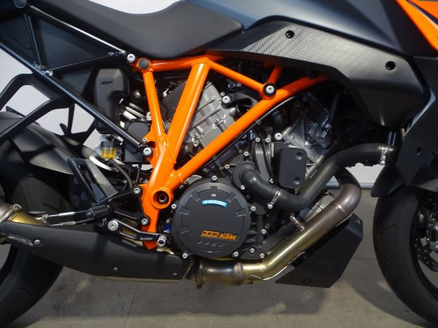 ktm - 1290-super-duke-gt