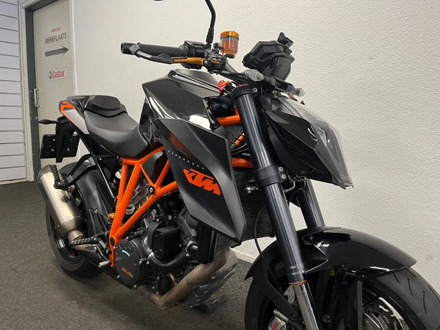 ktm - 1290-super-duke-r