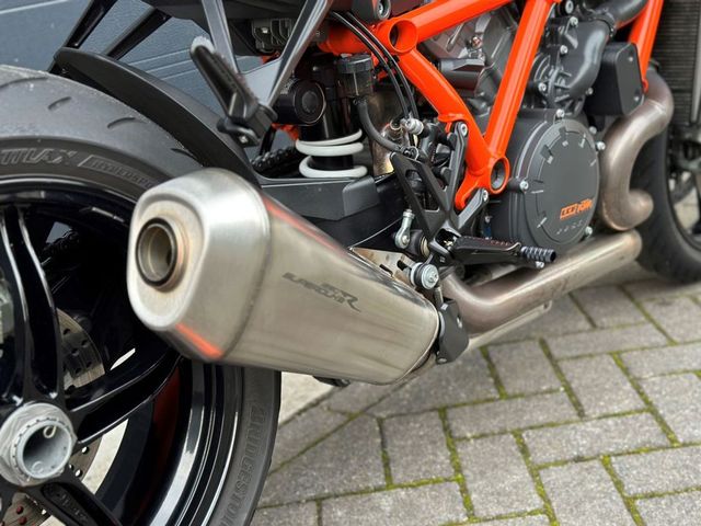 ktm - 1290-super-duke-r