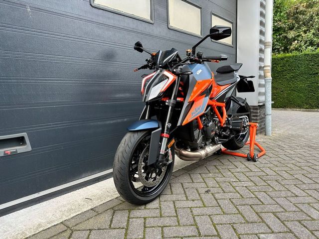 ktm - 1290-super-duke-r