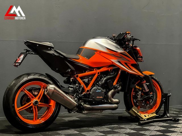 ktm - 1290-super-duke-r