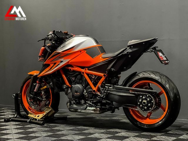 ktm - 1290-super-duke-r