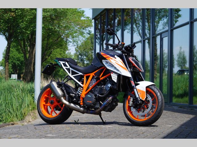 ktm - 1290-super-duke-r