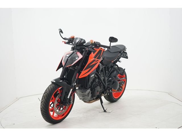 ktm - 1290-super-duke-r