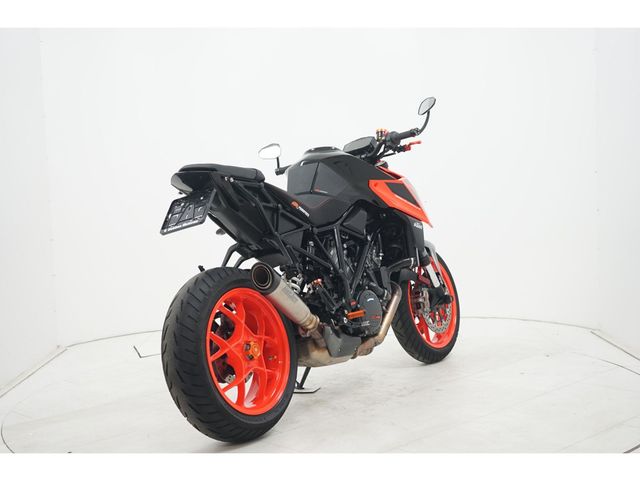 ktm - 1290-super-duke-r