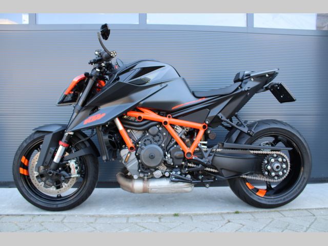 ktm - 1290-super-duke-r