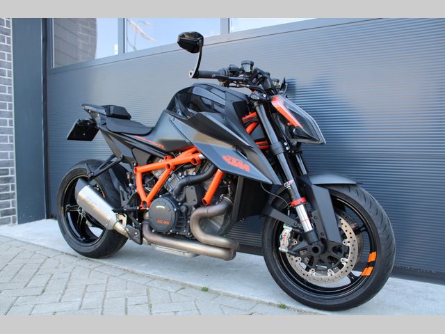 ktm - 1290-super-duke-r