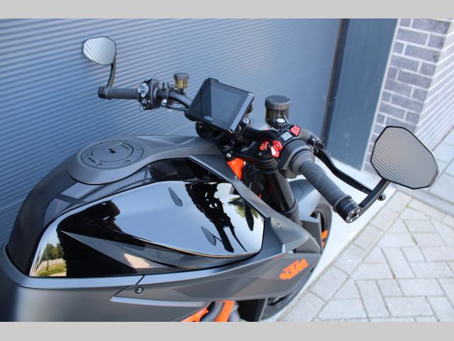 ktm - 1290-super-duke-r