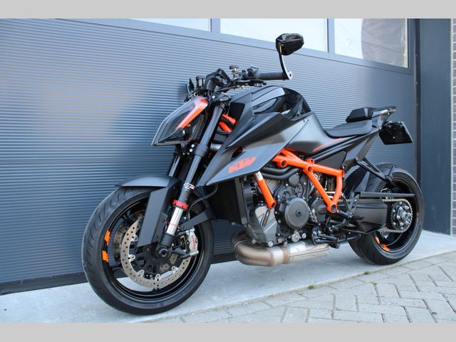 ktm - 1290-super-duke-r