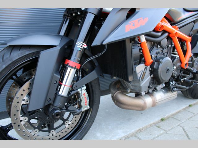 ktm - 1290-super-duke-r