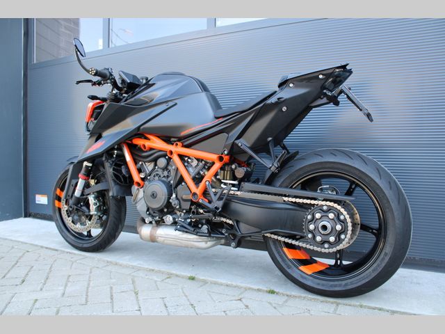 ktm - 1290-super-duke-r