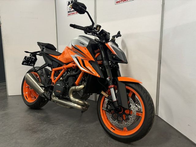 ktm - 1290-super-duke-r