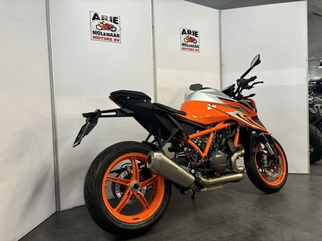 ktm - 1290-super-duke-r