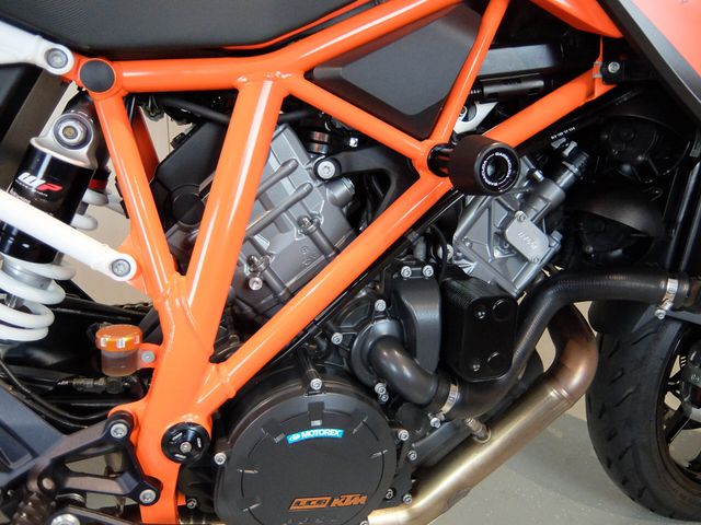 ktm - 1290-super-duke-r