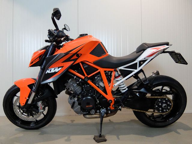 ktm - 1290-super-duke-r