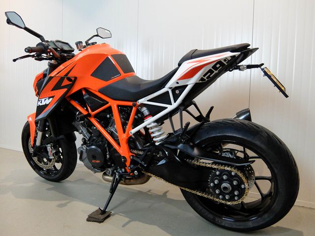 ktm - 1290-super-duke-r