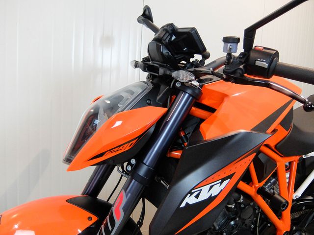 ktm - 1290-super-duke-r