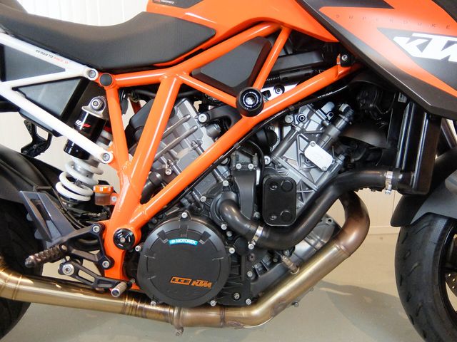 ktm - 1290-super-duke-r