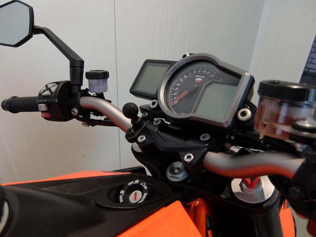 ktm - 1290-super-duke-r