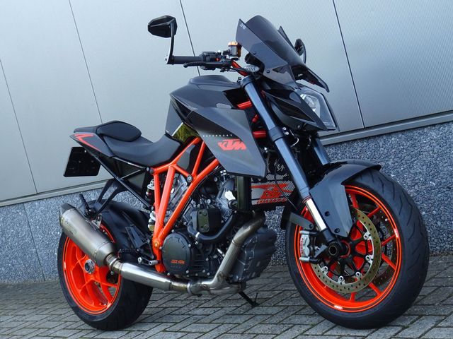 ktm - 1290-super-duke-r