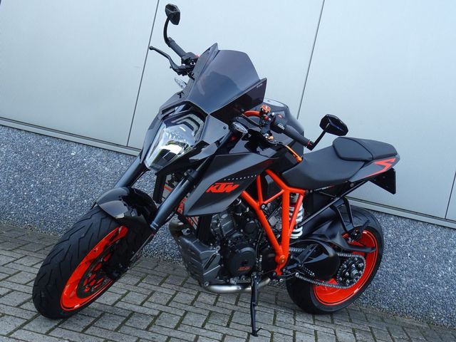 ktm - 1290-super-duke-r