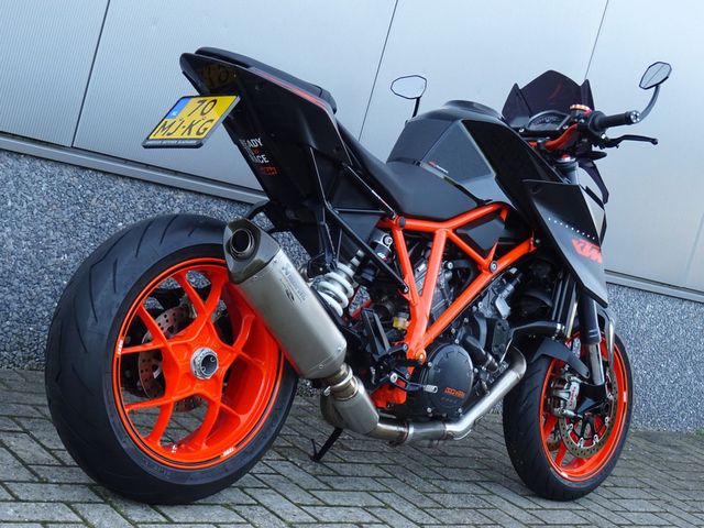 ktm - 1290-super-duke-r